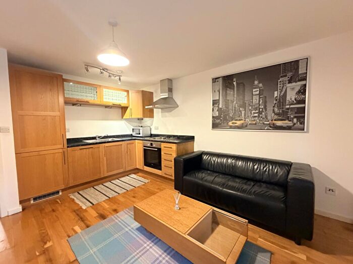 1 Bedroom Flat For Sale In Parkers Apartments, Corporation Street, M4