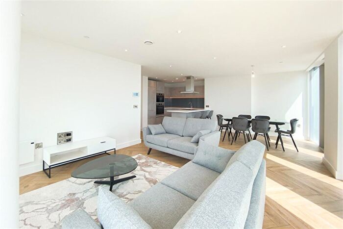 3 Bedroom Apartment For Sale In Elizabeth Tower, M15