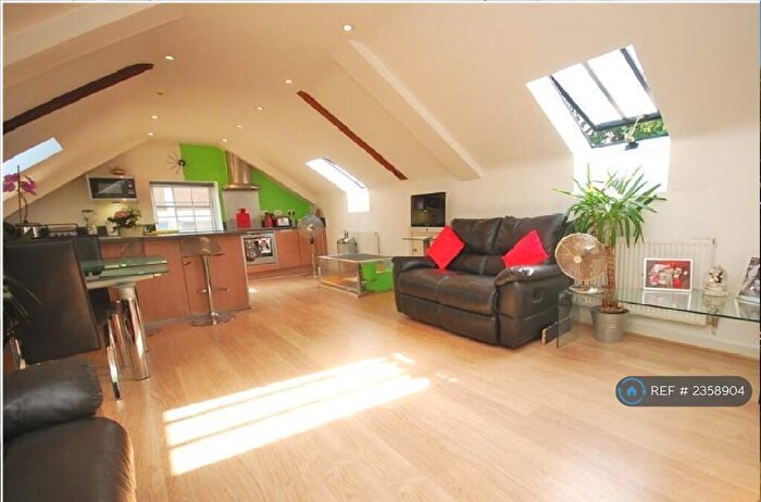 2 Bedroom Penthouse To Rent In London Road, Mitcham, CR4
