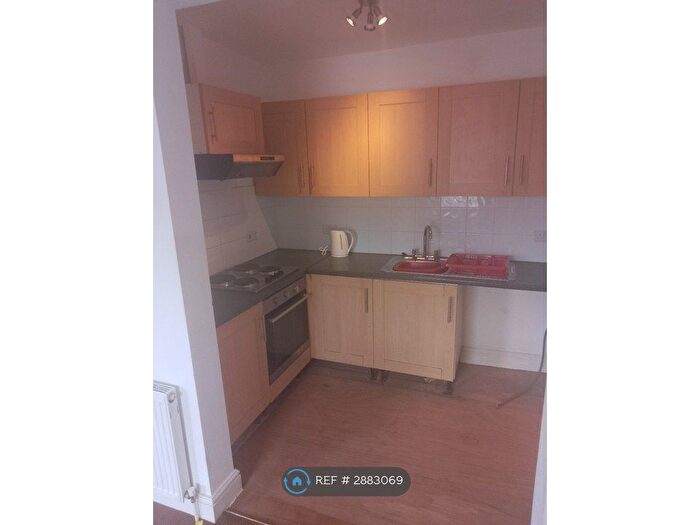 1 Bedroom Flat To Rent In St Augustine St, Taunton, TA1