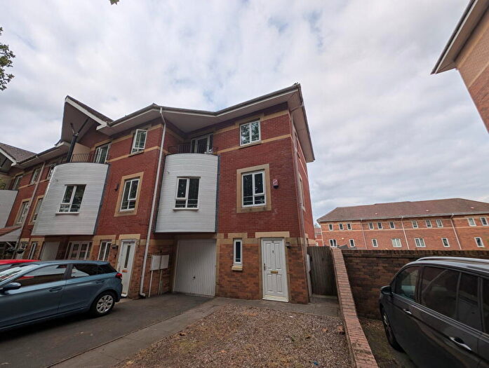 3 Bedroom Town House To Rent In Waterside Drive, Hockley, Birmingham, B18