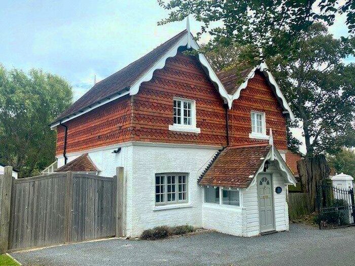 3 Bedroom Detached House To Rent In West Hill Park, Fareham, Hampshire, PO14