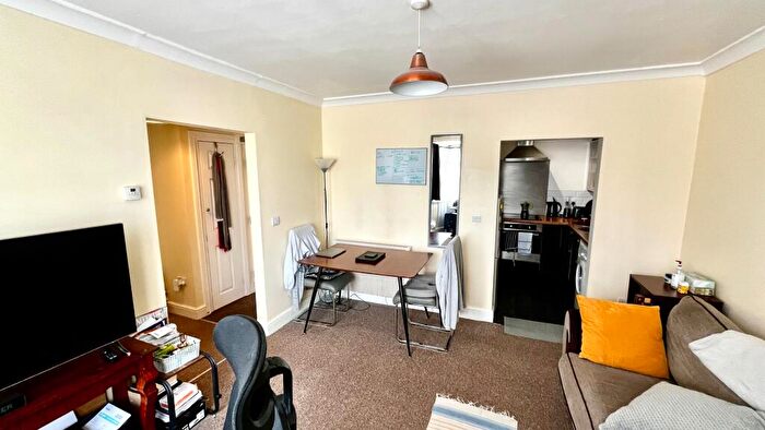1 Bedroom Flat To Rent In Chessington Road, Epsom, KT19