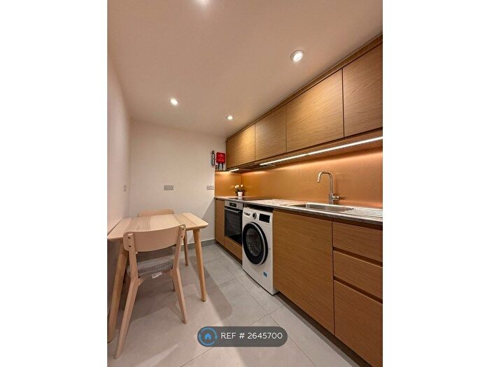 4 Bedroom Flat To Rent In North Gower Street, London, NW1