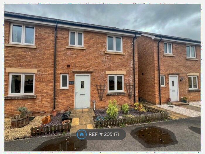 3 Bedroom Semi-Detached House To Rent In Fieldfare Avenue, Portishead, Bristol, BS20