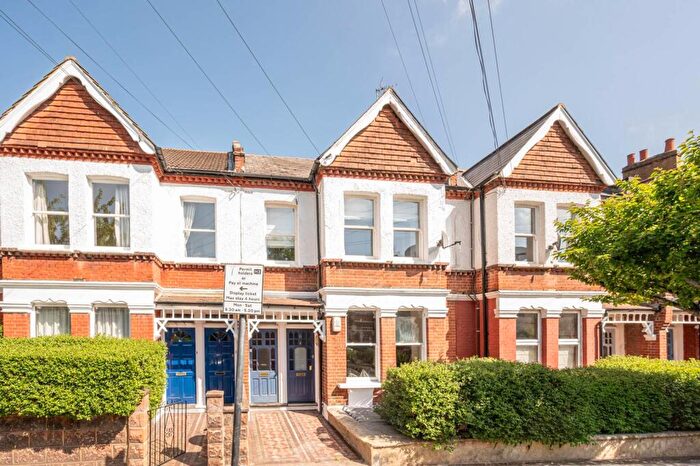 2 Bedroom Flat For Sale In Oakmead Road, Balham, London, SW12