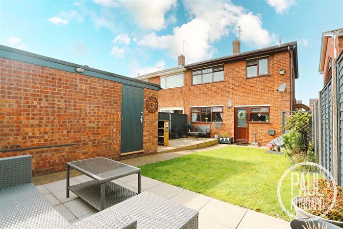 3 Bedroom Semi-detached House For Sale In Fritton Close, Lowestoft, NR32