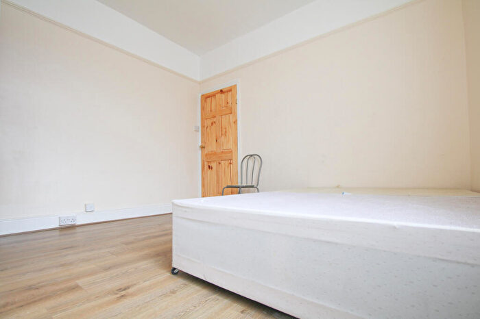 4 Bedroom Semi-Detached House To Rent In Halley Road, London, E7