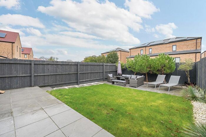 3 Bedroom Semi-Detached House For Sale In Van Brugh Avenue, Coulsdon, CR5