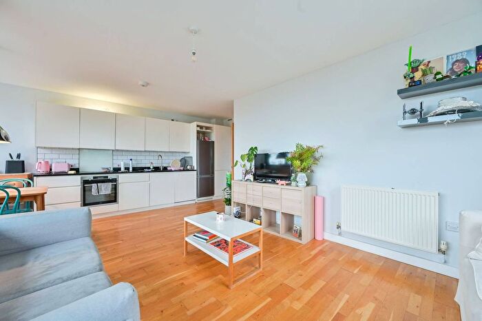 2 Bedroom Flat For Sale In Amelia Street, Elephant And Castle, London, SE17