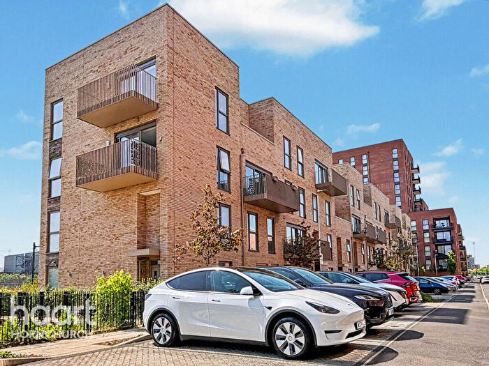 1 Bedroom Apartment To Rent In Fairlane Road, Rainham, RM13
