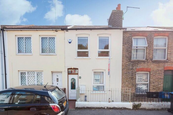3 Bedroom Terraced House To Rent In Percival Terrace, Dover, CT17