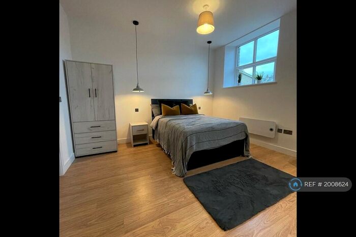 Studio To Rent In Chapel Lane, Halifax, HX3
