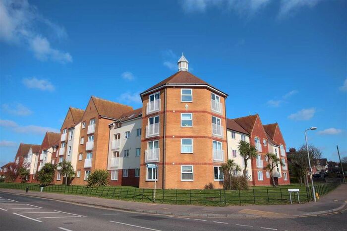 2 Bedroom Flat To Rent In Marina Point, West Road, Clacton On Sea CO15