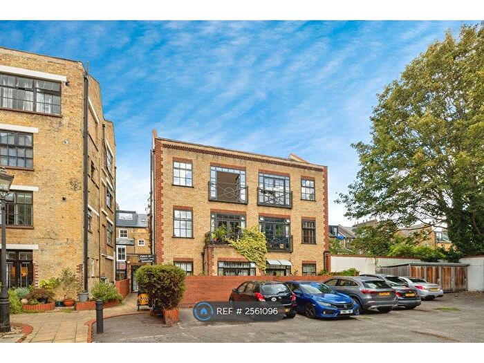 2 Bedroom Flat To Rent In Colvestone Crescent, London, E8