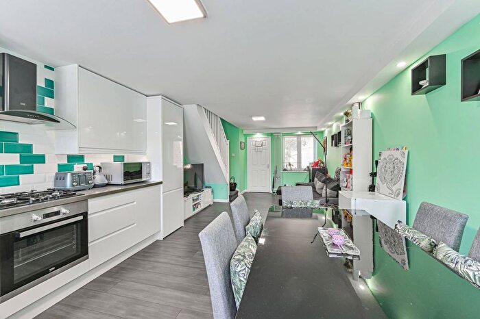 2 Bedroom Terraced House To Rent In Tynemouth Road, Plumstead, London, SE18