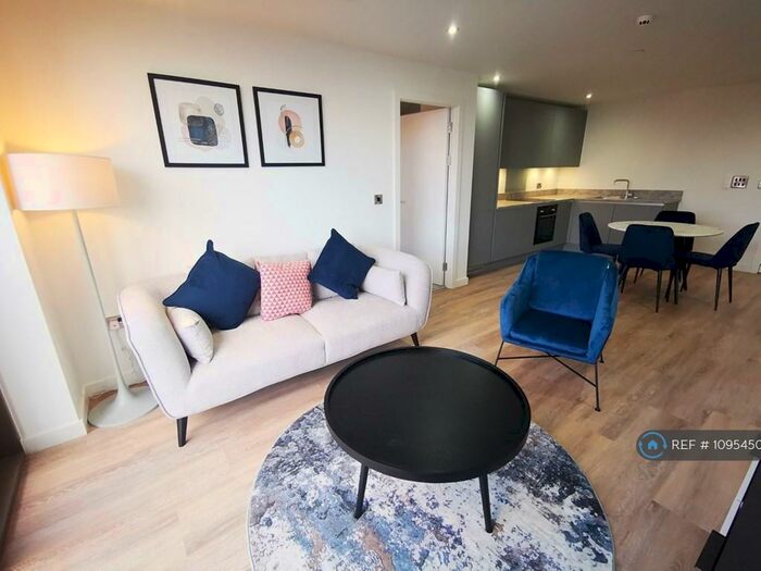 2 Bedroom Flat To Rent In Oxygen Tower, Manchester, M1