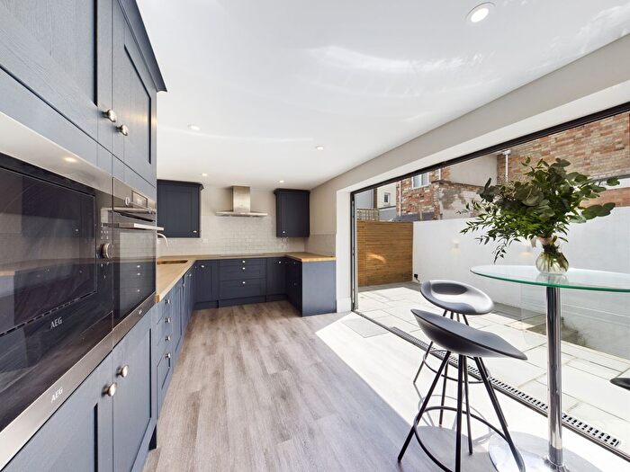 2 Bedroom Flat To Rent In Portland Square, Pittville, Cheltenham, GL52