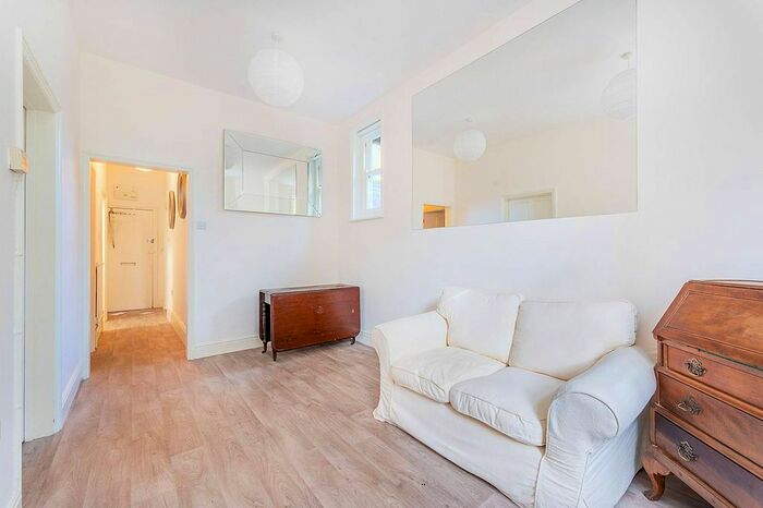 2 Bedroom Flat To Rent In Mornington Avenue, West Kensington, London, W14