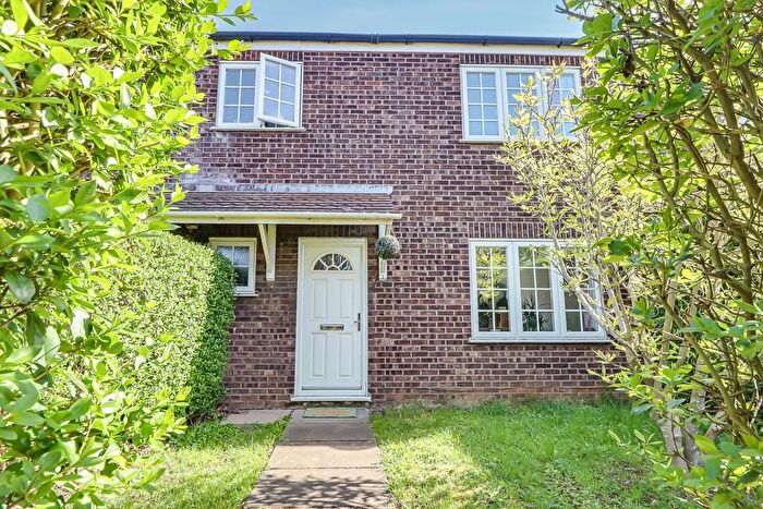 3 Bedroom Terraced House For Sale In Western Approaches, Southend-On-Sea, SS2