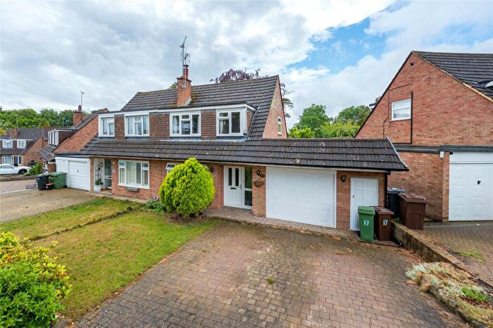 3 Bedroom Semi Detached House For Sale In Abingdon Road, Barming, Maidstone, ME16