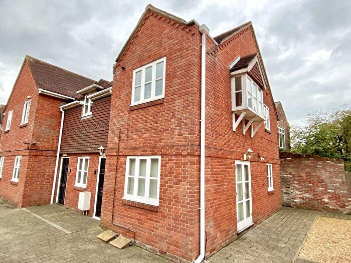 2 Bedroom Apartment For Sale In High Street, Fareham, PO16