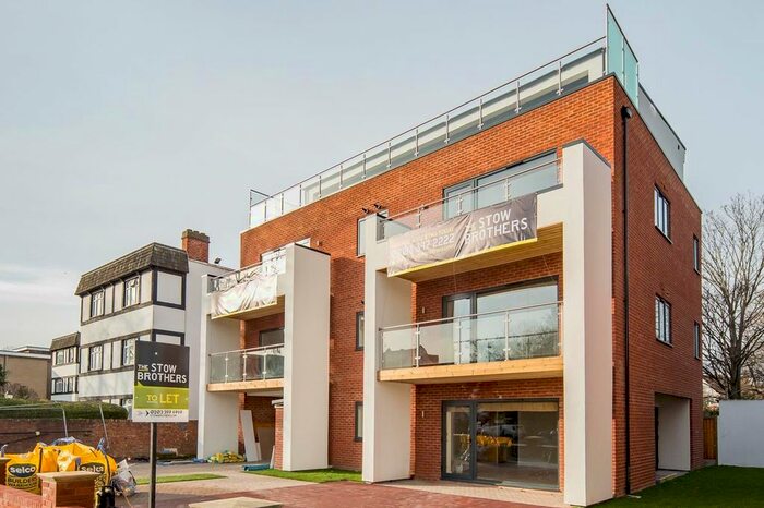 1 Bedroom Flat To Rent In New Wanstead, London, E11