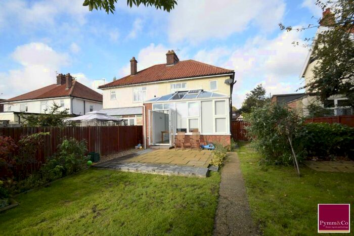 3 Bedroom Semi-Detached House To Rent In Wroxham Road, Norwich, NR7