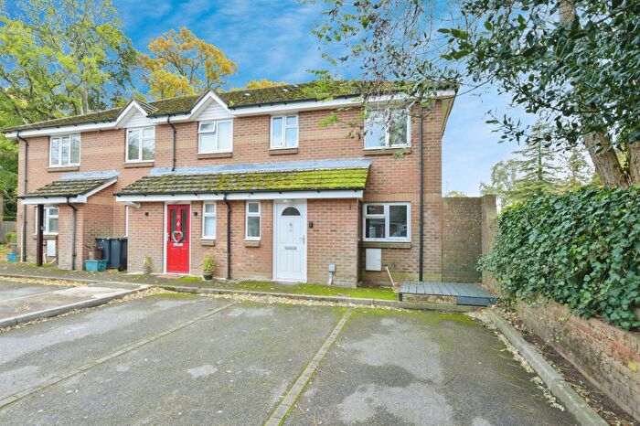 3 Bedroom End Terrace House For Sale In Manor Gardens, Verwood, BH31
