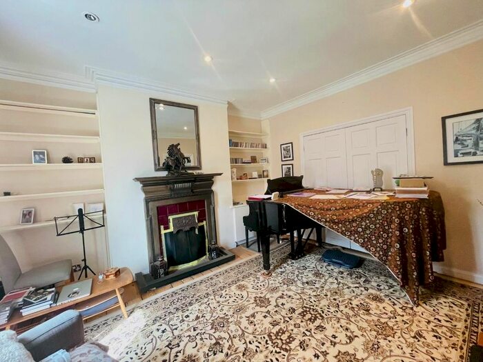 3 Bedroom Maisonette To Rent In The Grove, London, W5