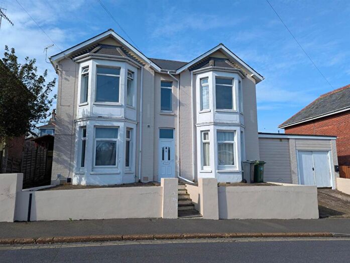 2 Bedroom Flat For Sale In St. Johns Road, Shanklin, PO37