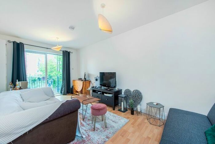 2 Bedroom Flat To Rent In Margery Street, London, WC1X