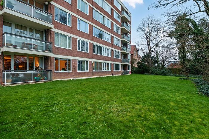 1 Bedroom Flat For Sale In Altior Court, Shepherds Hill, N6