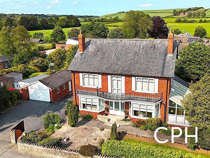 4 Bedroom Property For Sale In High Street, Burniston, YO13