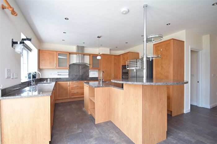 5 Bedroom Semi-Detached House To Rent In Albury Drive, Pinner, HA5