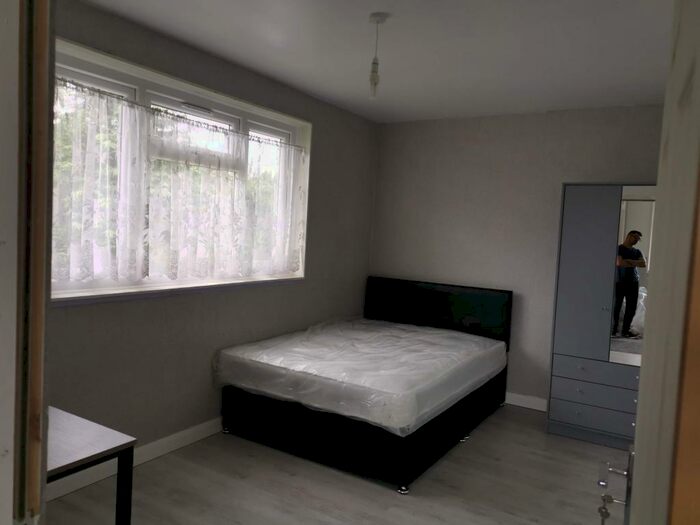 3 Bedroom House To Rent In Hayton Green, Canley, CV4