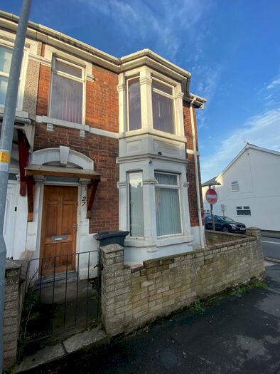 4 Bedroom House To Rent In Groundwell Road, Swindon, SN1