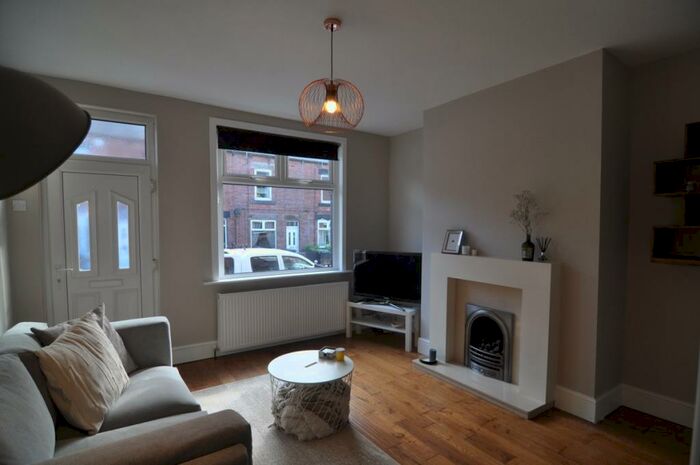 3 Bedroom House To Rent In Pye Avenue, Mapplewell, S75