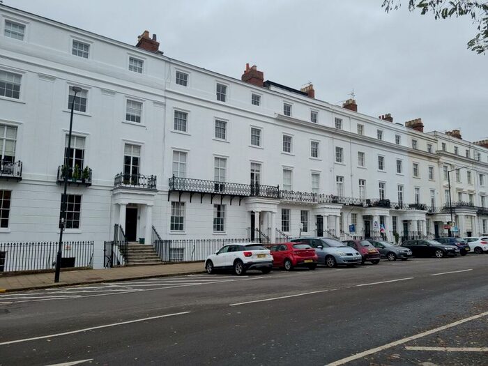 1 Bedroom Flat To Rent In Clarendon Square, Leamington Spa, CV32