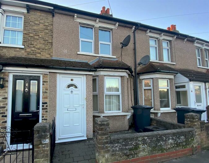 2 Bedroom Cottage To Rent In Old Highway, Hoddesdon, EN11