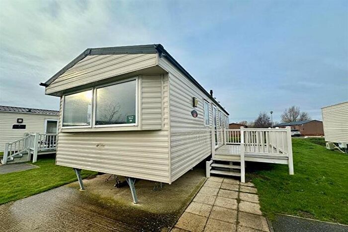 Park Home For Sale In Tattershall Lakes Country Park – Lincolnshire, LN4