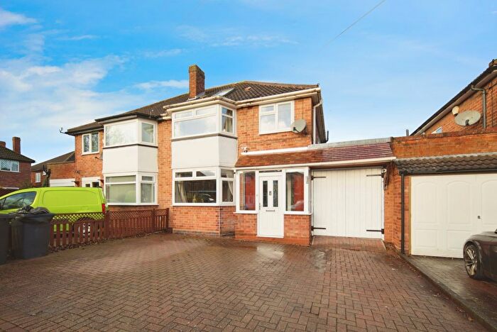 4 Bedroom Semi Detached House For Sale In Salisbury Drive, Birmingham, West Midlands, B46