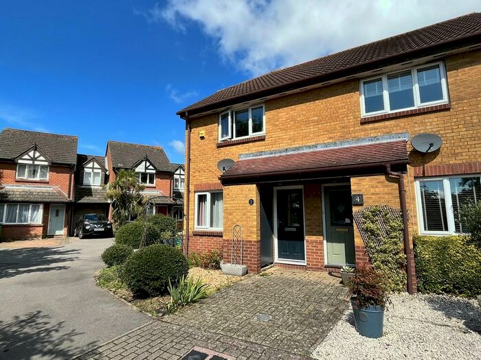 2 Bedroom End Of Terrace House To Rent In Elder Close, Locks Heath, SO31