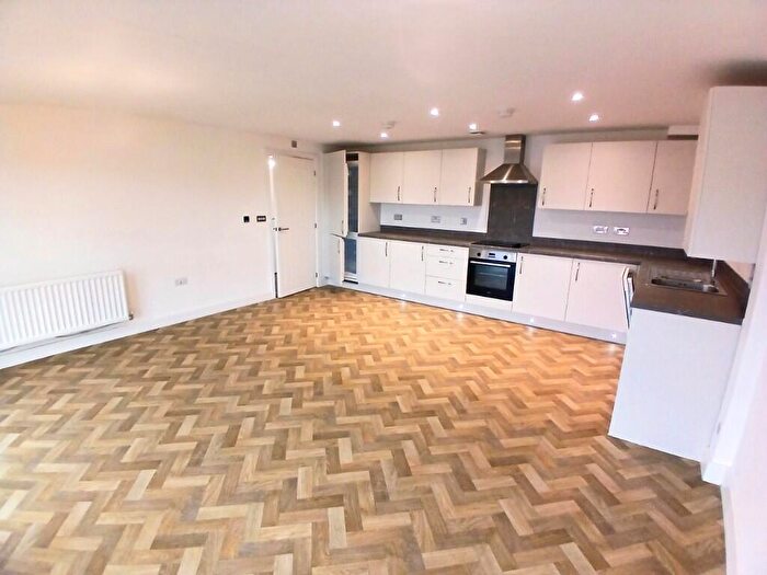 2 Bedroom Flat To Rent In Whiteley Way, SO30