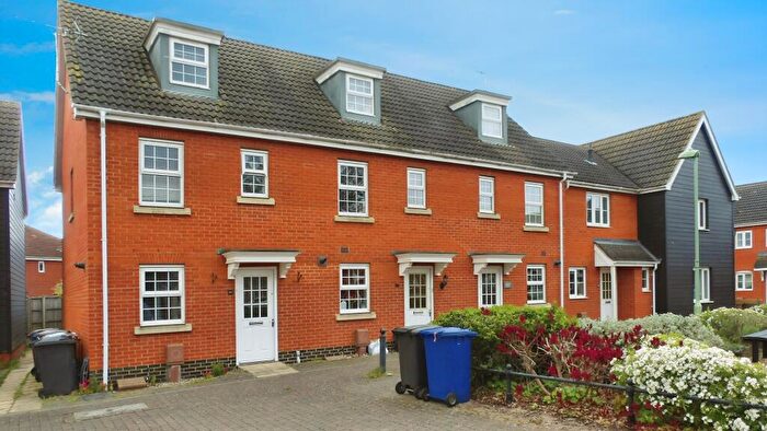 3 Bedroom Town House To Rent In Selway Drive, Moreton Hall, IP32