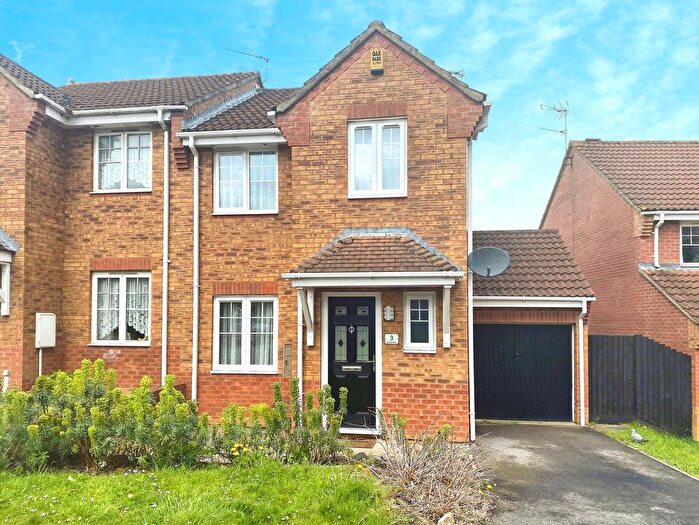 3 Bedroom Semi-Detached House To Rent In Shipley Mow, Emersons Green, Bristol, BS16