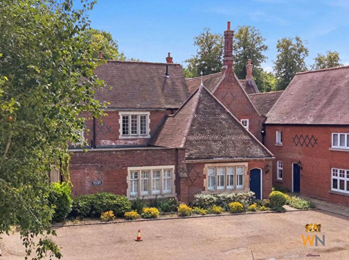 3 Bedroom Flat For Sale In The Galleries, Warley, Brentwood, CM14