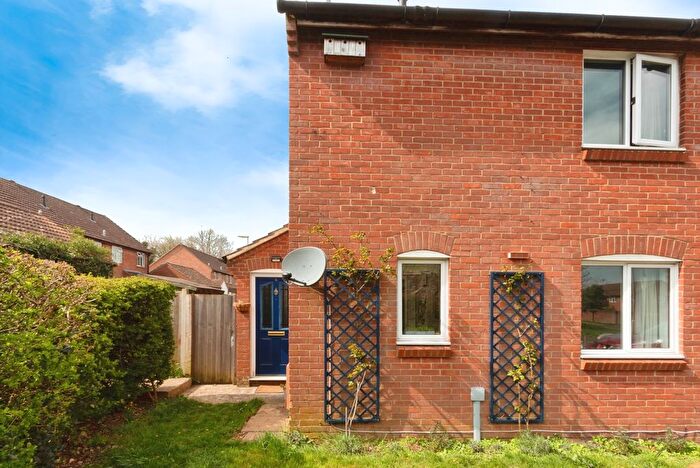 3 Bedroom Semi-Detached House For Sale In Pimpernel Way, Lychpit, Basingstoke, Hampshire, RG24
