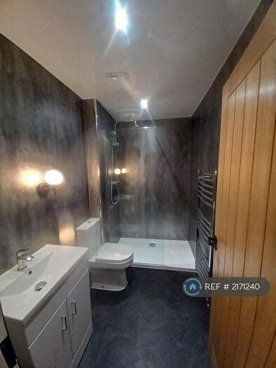 2 Bedroom Flat To Rent In Seymour Road, Broadgreen, Liverpool, L14