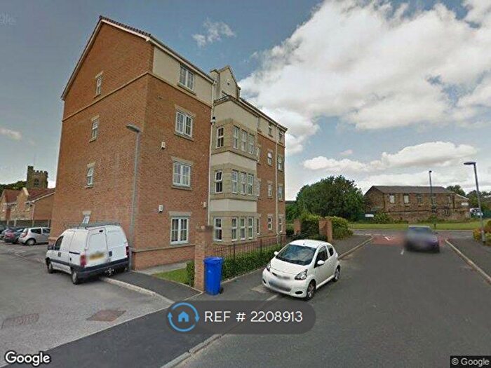 2 Bedroom Flat To Rent In Carrfield, Hyde, SK14